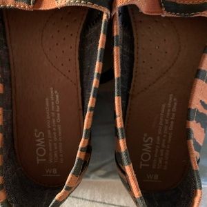 Toms size 8